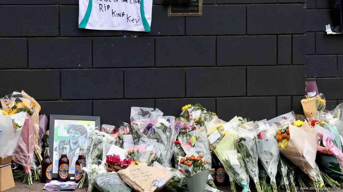 Kevin Keegan dies aged 75: Floral tributes left to NUFC legend at St James' Park