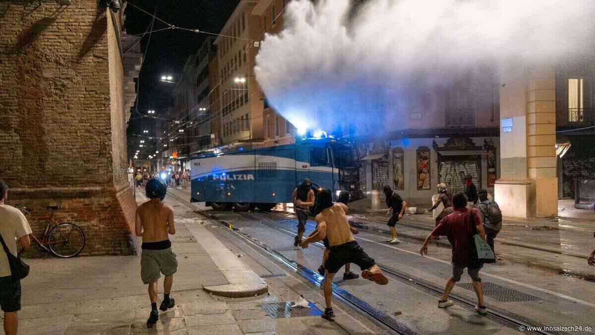 „Hilfe! Genug, genug!“: Einwanderer stirbt nach Fixierung durch Polizei – danach eskalieren Proteste