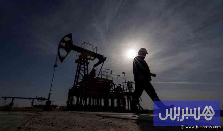 النفط يتراجع وسط رهانات على التهدئة
