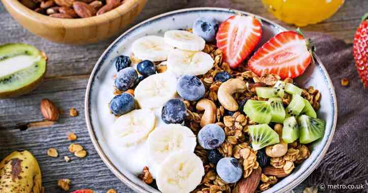 6 food mistakes that make women feel constantly tired, according to a nutritionist