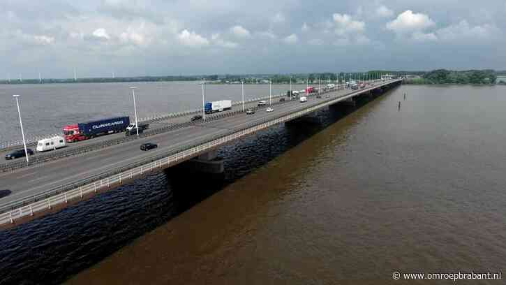 Dagenlang werkzaamheden aan Moerdijkbrug: veel verkeershinder verwacht