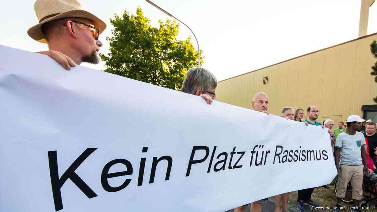 Statistik: Rassistische Gewalt auf hohem Niveau
