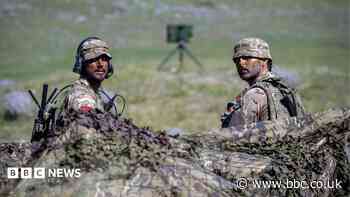 Essex troops train in electronic warfare in Canada