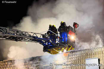17 Atemschutztrupps bei Dachstuhlbrand im Einsatz
