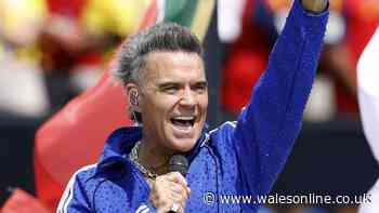 Robbie Williams addresses 'deeply unprofessional' moment during World Cup final