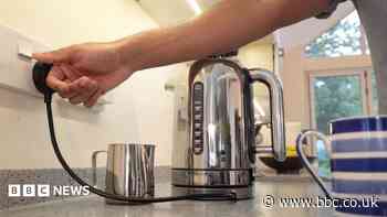 VAT to be cut from household electricity bills in October