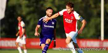 'AZ houdt jonge spits uit handen van Ajax en Europese topclubs met nieuw contract'
