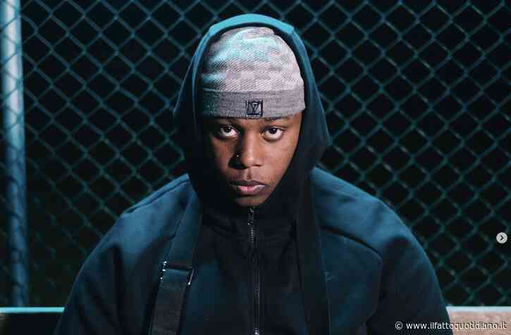 Caso Fakir, il rapper Bubu Doc: “Uno di quei poliziotti ha maltrattato anche me, l’ho denunciato. Mi hanno rotto la protesi durante il fermo”