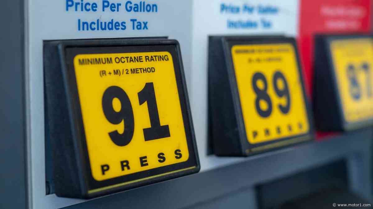 Your Gas Station Has Three Fuel Grades. So Why Does It Only Have Two Fuel Lines?