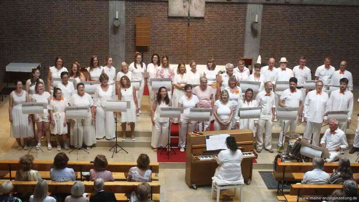 Chorange-Chor begeistert mit Sommerkonzert: Publikum steht am Ende