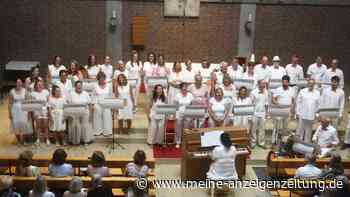 Chorange-Chor begeistert mit Sommerkonzert: Publikum steht am Ende