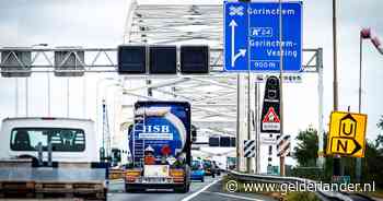 66 vrachtwagens in kwartier over verboden Merwedebrug, Rijkswaterstaat staat machteloos