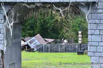 ‘I will make it happen’: Field of Horrors owner vows to rebuild after fire