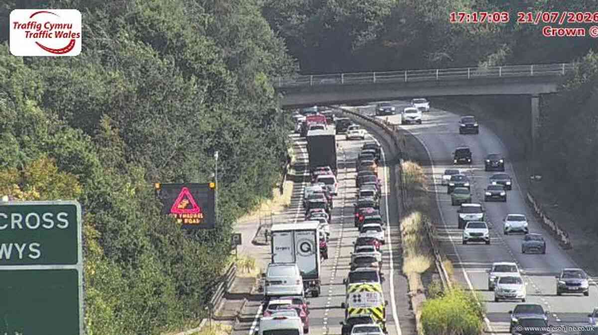 Long delays near M4 at Cardiff after huge queues form