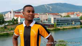 Oscar Zambrano returns to Hull City as Tigers snap up Ecuador midfielder