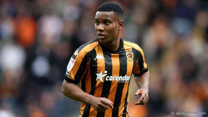 Zambrano returns to Hull City on permanent deal