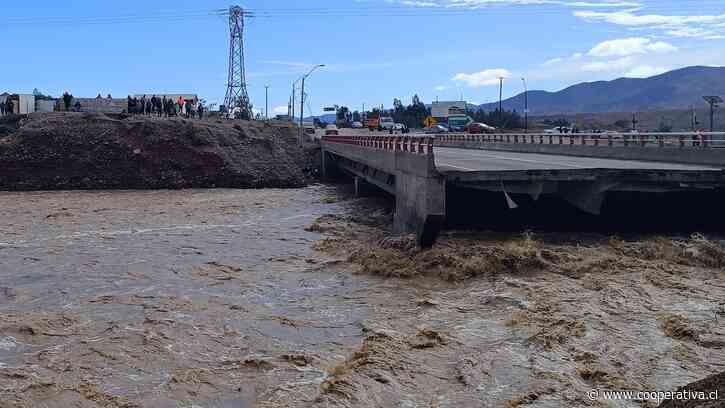 Aguas del Valle suspendió entrega de agua para uso sanitario en Ovalle por desborde de embalse