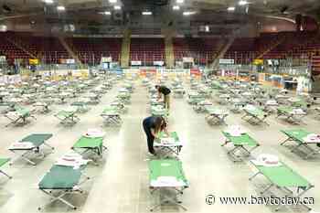 Thunder Bay, Ont., arena turned wildfire evacuation shelter remains vacant