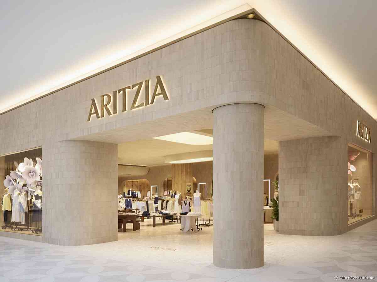 Here's why there are few, if any, mirrors in Aritzia fitting rooms