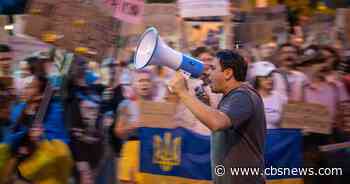 Zelenskyy replaces Ukraine's top general after days of protests