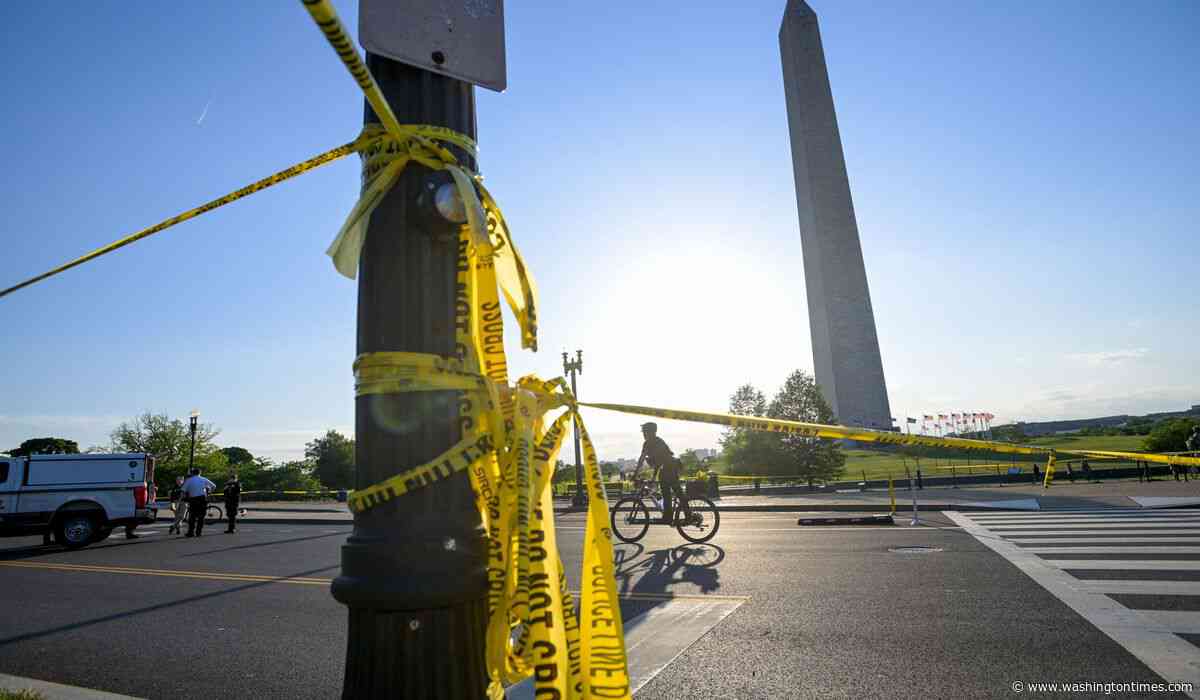 Bystander severely wounded outside White House says Secret Service failed him