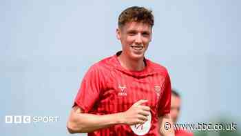Barnet sign Lincoln midfielder Gallagher on loan