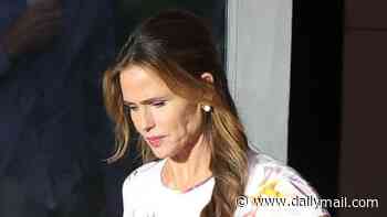 Jennifer Garner, 54, seen on set of reboot of one of her most iconic films… and proves she hasn't aged a day since its release over 20 years ago