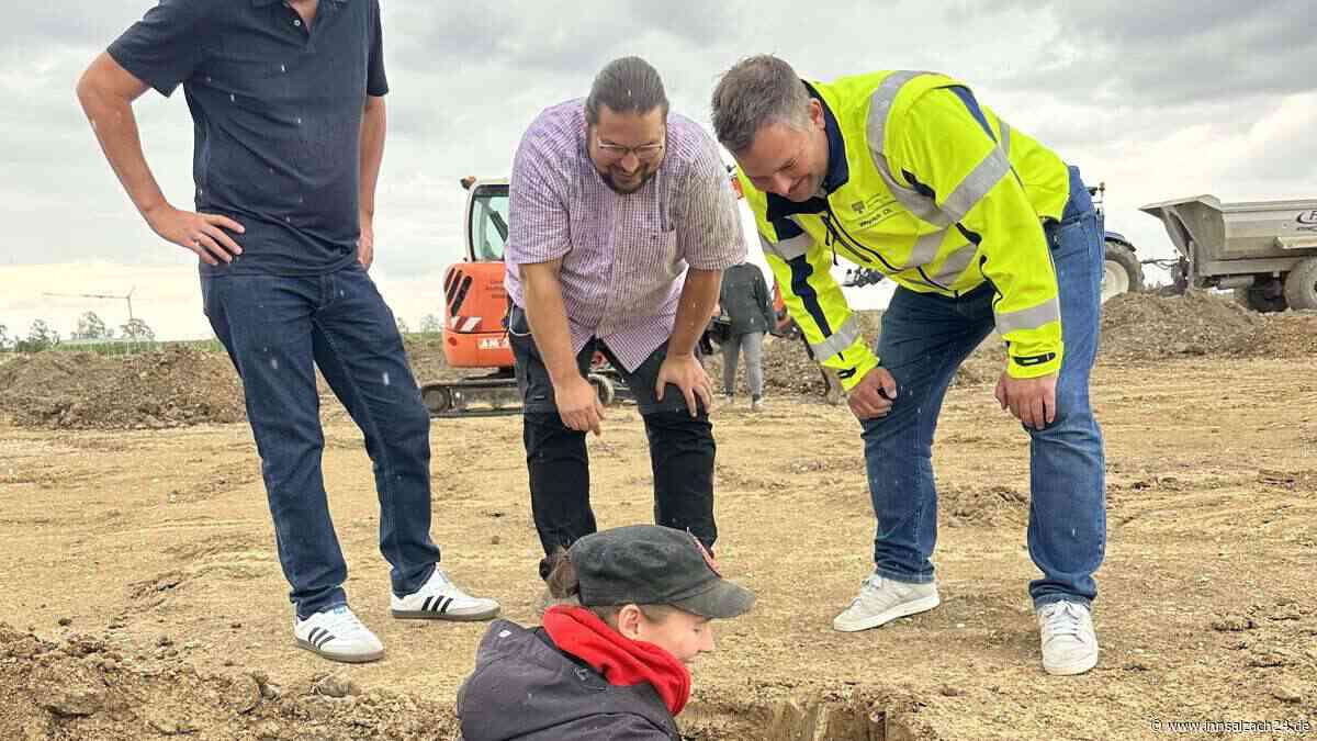 Zwischen Bronzezeit und Fußball: In Aschau entsteht ein Multifunktionsplatz auf historischem Boden