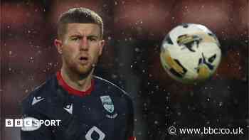 Walsall sign defenders Leak and Skura
