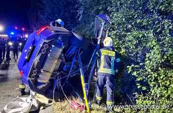 FW Dinslaken: Verkehrsunfall mit drei eingeschlossenen Personen