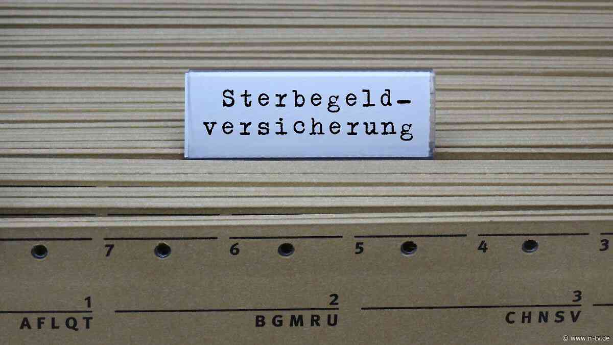 Nicht alle enden automatisch: Tod eines Angehörigen: Was jetzt mit den Versicherungen tun?