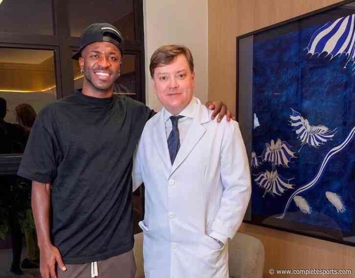Vinícius Debuts New Look After Undergoing Chin Surgery