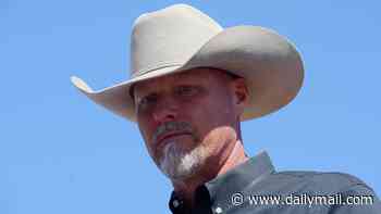 Trump-backed sheriff at center of sexting scandal wins Arizona primary