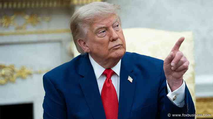 Trump unveils phased tariffs on generic drugs to boost US production