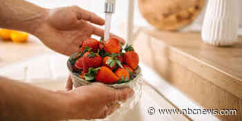 The best way to clean strawberries so that they’re safe to eat