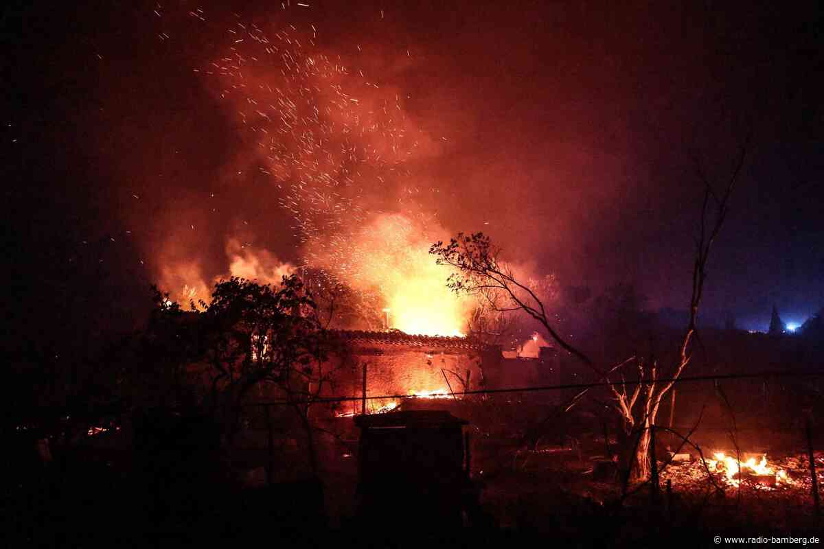 Waldbrand in Südfrankreich: Hunderte Menschen fliehen
