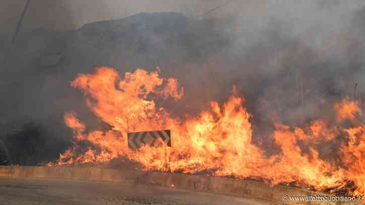 Gli incendi continuano a bruciare l’Agrigentino: evacuate cento persone dal centro di Santo Stefano Quisquina