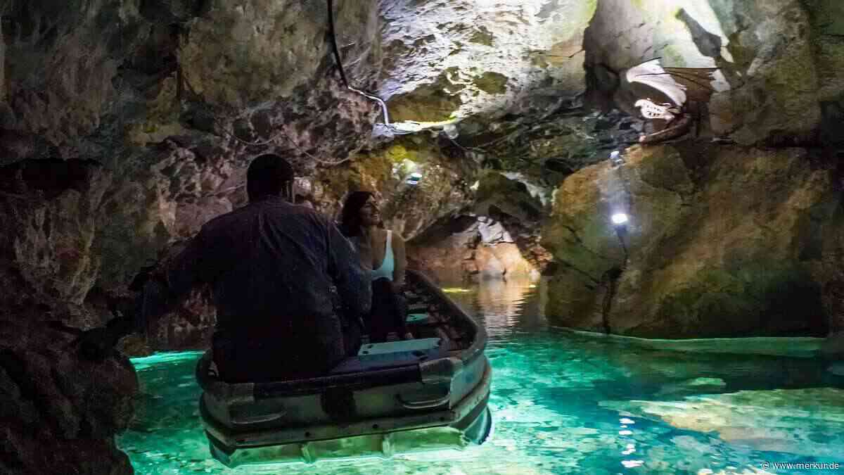 Diese einzigartige Bootsfahrt bei Stuttgart führt mitten in eine unterirdische Wasserhöhle hinein
