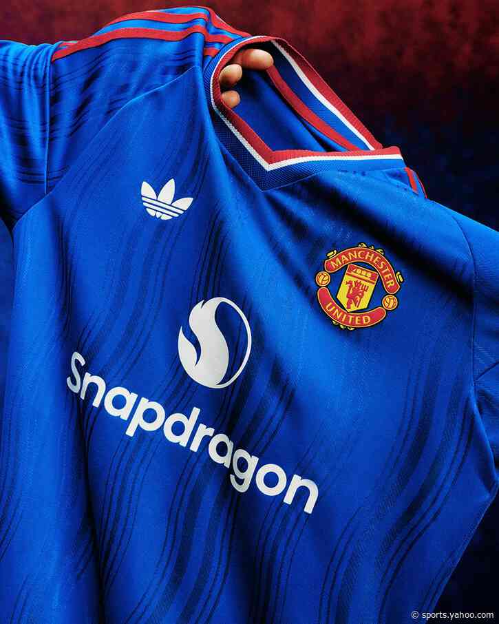 📸 Royal blue and a nod to the 80s in Man United's new away shirt
