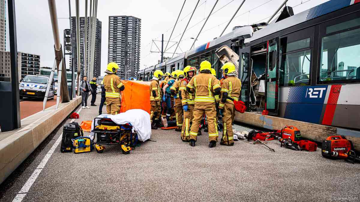 Botsing tussen trams op Erasmusbrug: zeker achttien gewonden, van wie twee zwaargewond