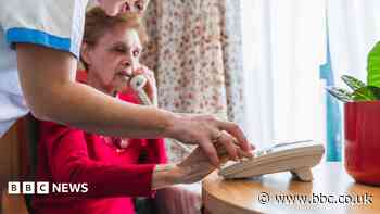 Elderly support service cut criticised by council