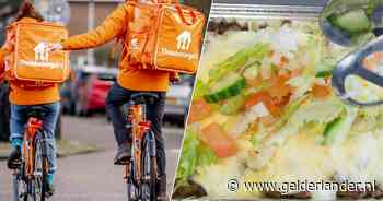 Thuisbezorgd rekent verborgen kosten door voor jouw eten, bond eist een compensatie