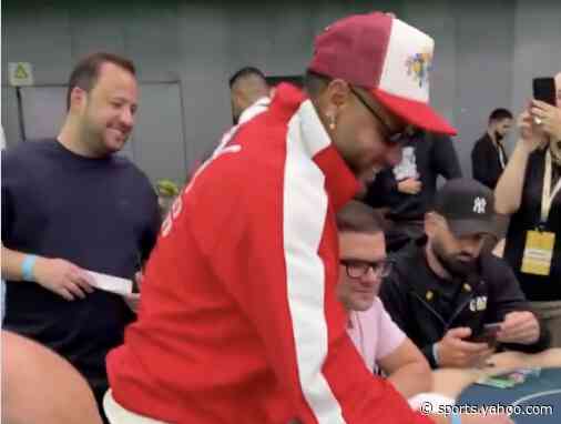 Neymar plays in poker tournament hours before Santos match