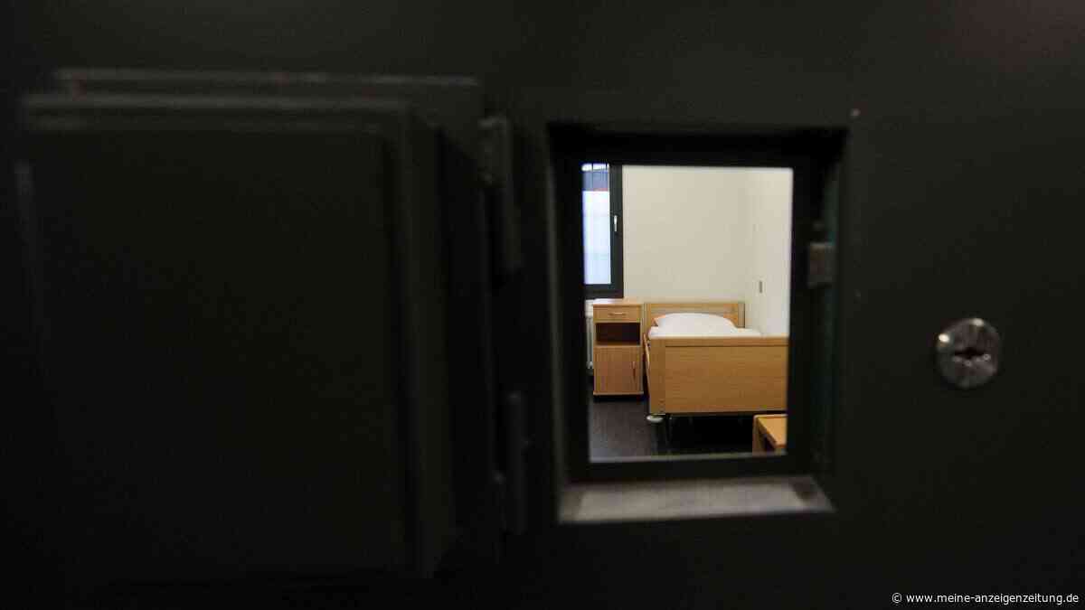 Auflagen für Verdächtigen vor Tod in Zelle gelockert