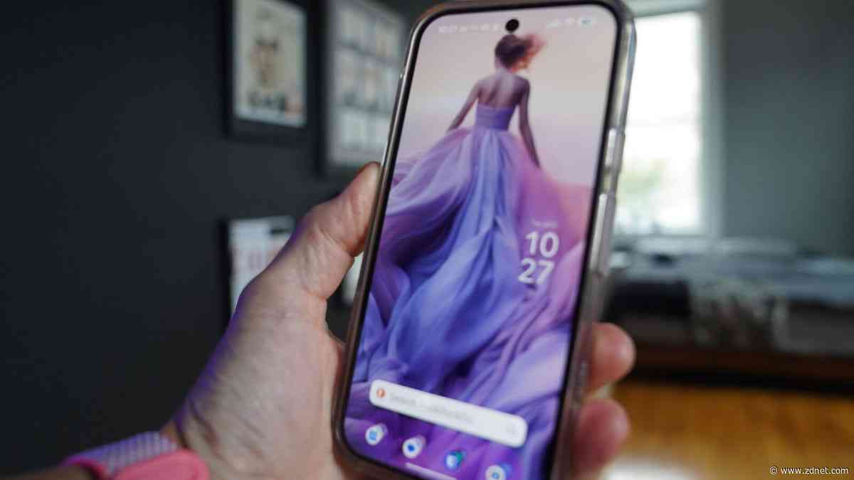 How to use themes in Google Messages so you never send the wrong person the wrong text again