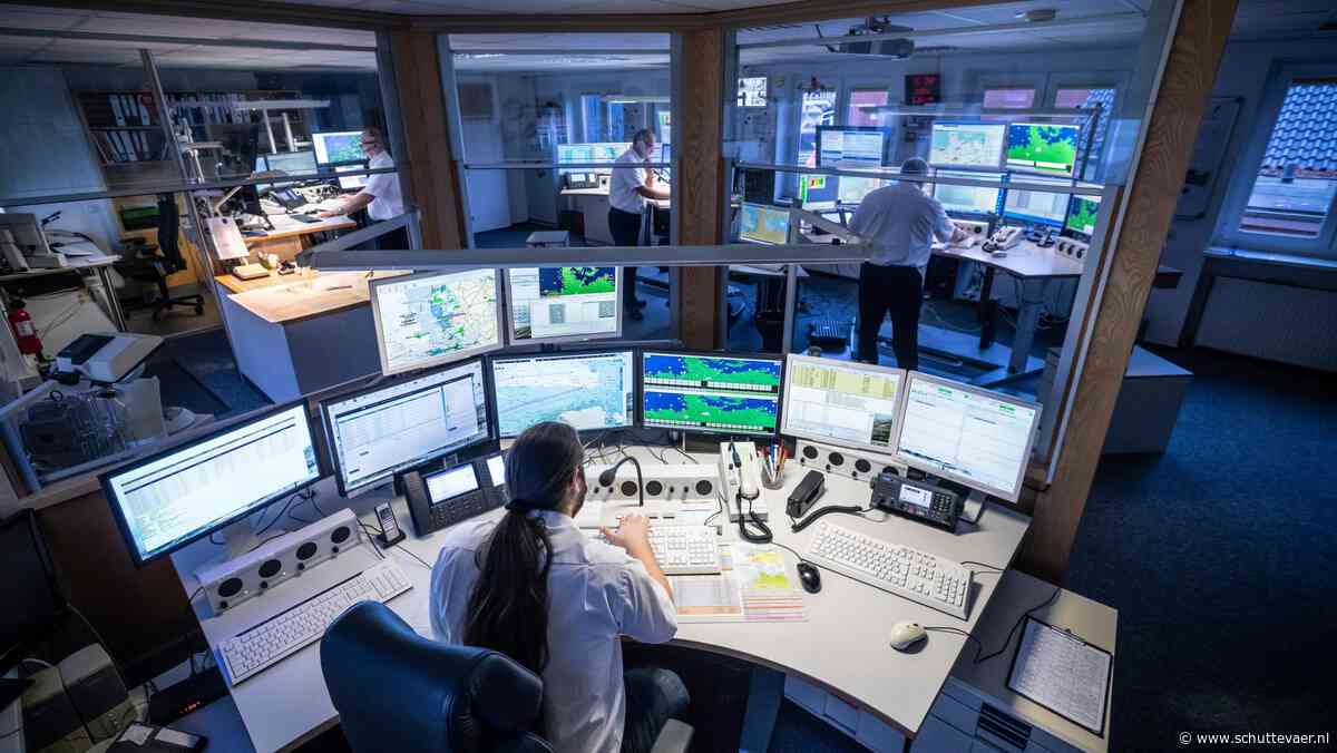 Loods gereanimeerd op containerschip