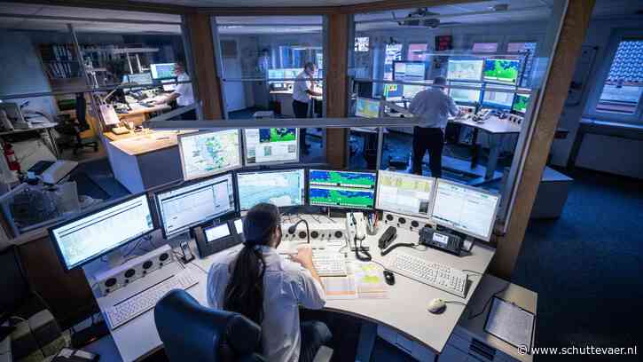 Loods gereanimeerd op containerschip