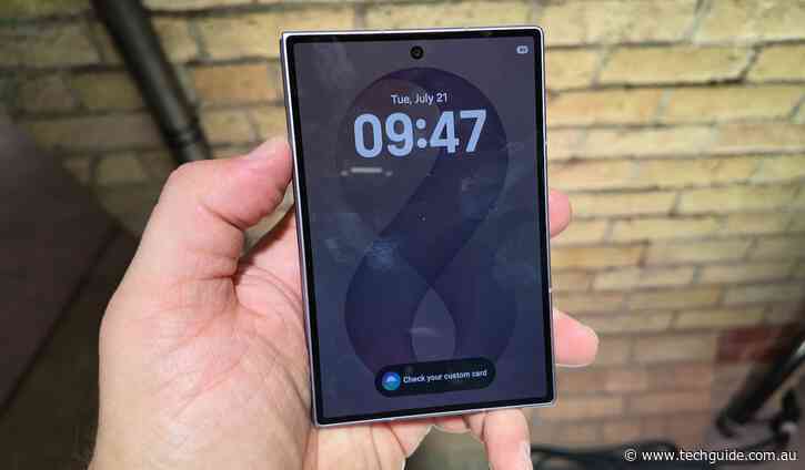 We take a hands on look at the new Samsung Galaxy Z Fold8