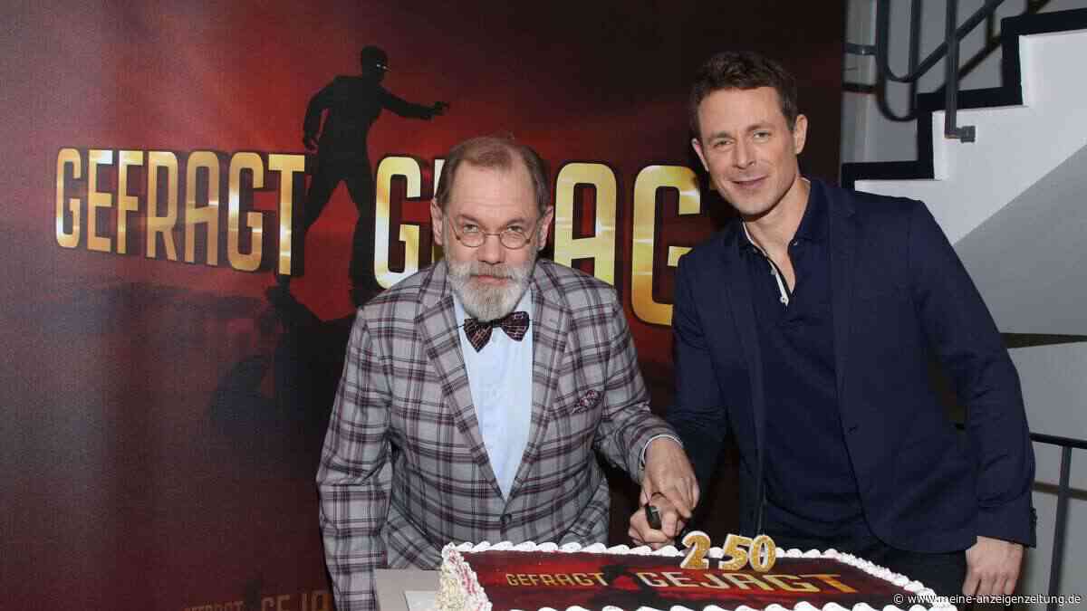 „Gefragt – Gejagt“-Stars gedenken verstorbenem Klaus Otto Nagorsnik in Jubiläumsfolge: „Immer bei uns“