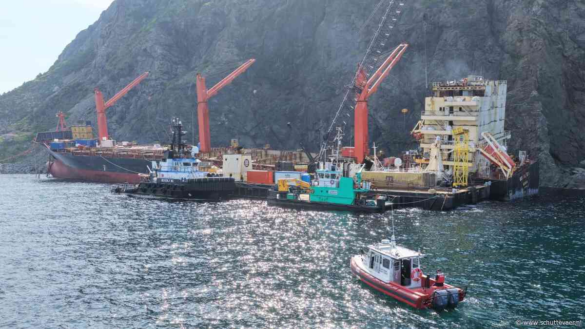 Ontmanteling vastgelopen MSC Baltic III in volle gang